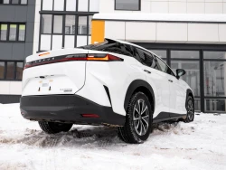 Lexus RZ 450e Premium Edition 4