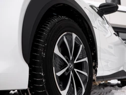 Lexus RZ 450e Premium Edition 9